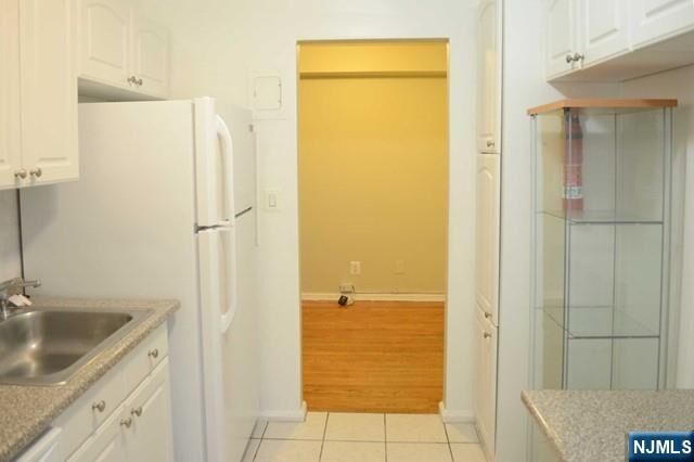 Property Photo:  2205 N Central Road 3A  NJ 07024 