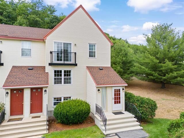 Property Photo:  1 Colonial Drive  NH 03054 