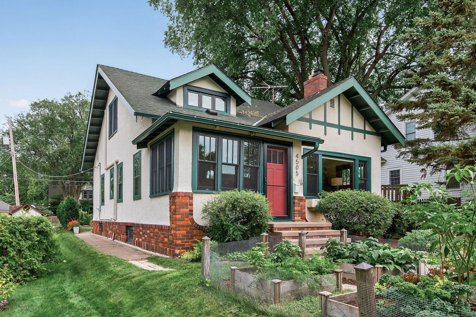 Property Photo:  4505 17th Avenue S  MN 55407 
