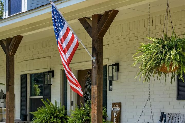 Property Photo: 118 Deerfield Road TX 76073
