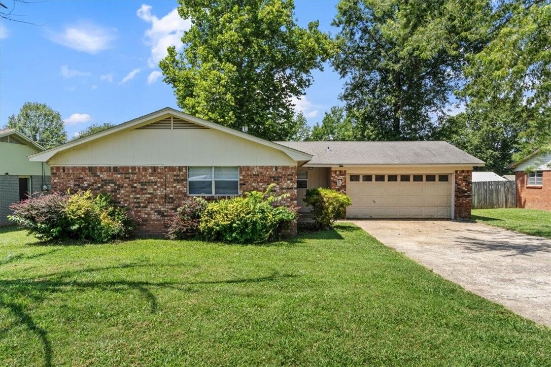 Property Photo: 328 Rodric Circle AR 72761