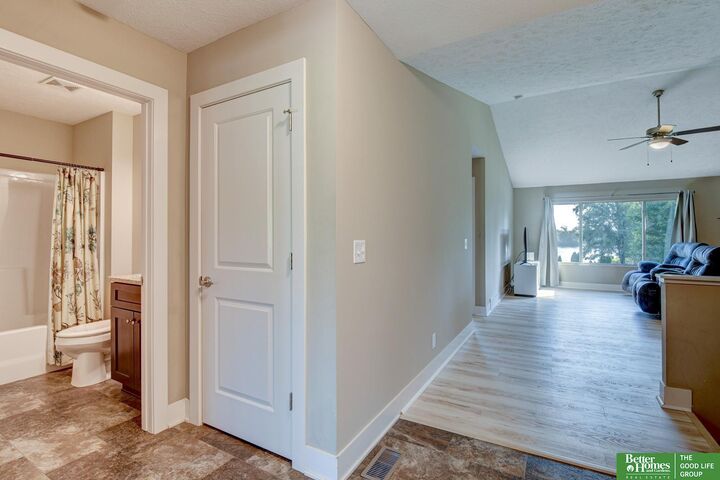 Property Photo: 2912 Lakeside Drive NE 68048