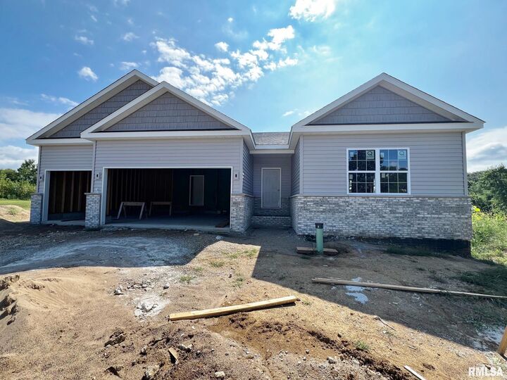 Property Photo: 8802 N Westpoint Court IL 61528