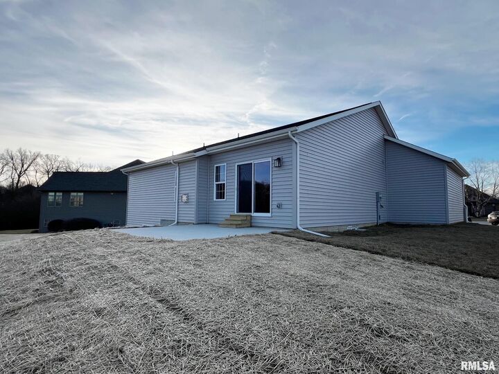 Property Photo:  8802 N Westpoint Court  IL 61528 