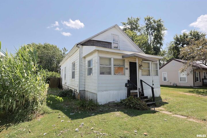 Property Photo:  314 S Franklin  IL 62881 