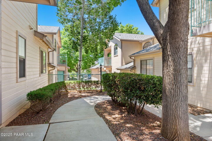 Property Photo: 319 S Alarcon Street 2D AZ 86303