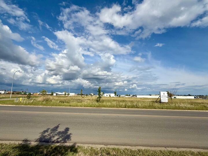 Property Photo: 10105 130 Avenue AB T8V 8L6