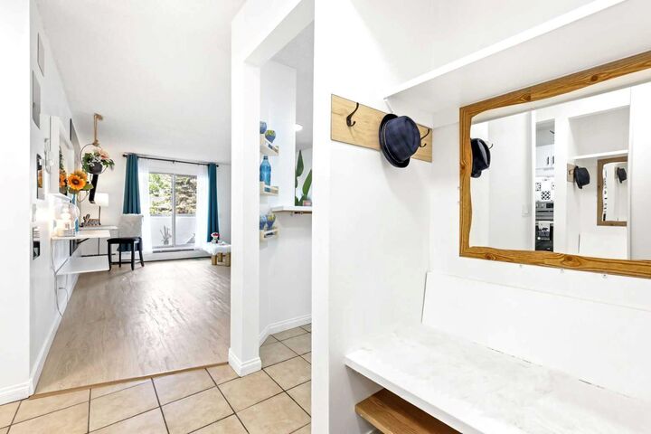 Property Photo:  1712 38 Street SE 103  AB T2A 1H1 