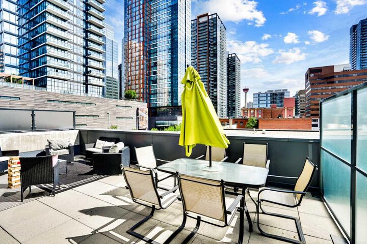 Property Photo: 1010 6 Street SW 206 AB T2R 1B4