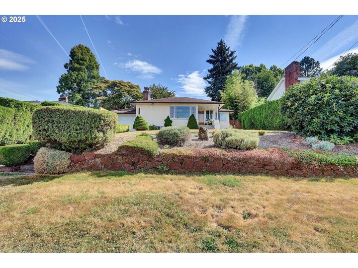 Property Photo: 3110 NE Bryant St OR 97211