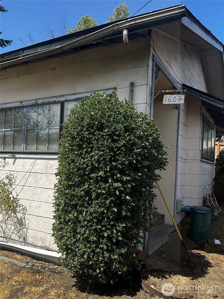 1604 NW 70th Street  Seattle WA 98117 photo