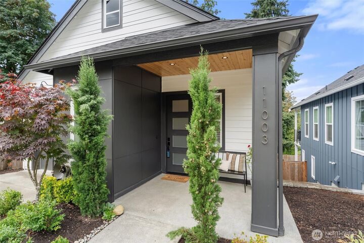 11003  126th Avenue NE  Kirkland WA 98033 photo