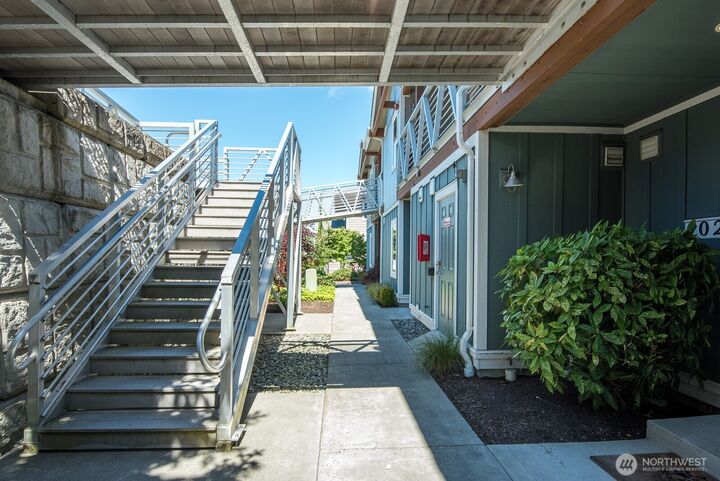 Property Photo:  3706  Portage Lane 103  WA 98221 