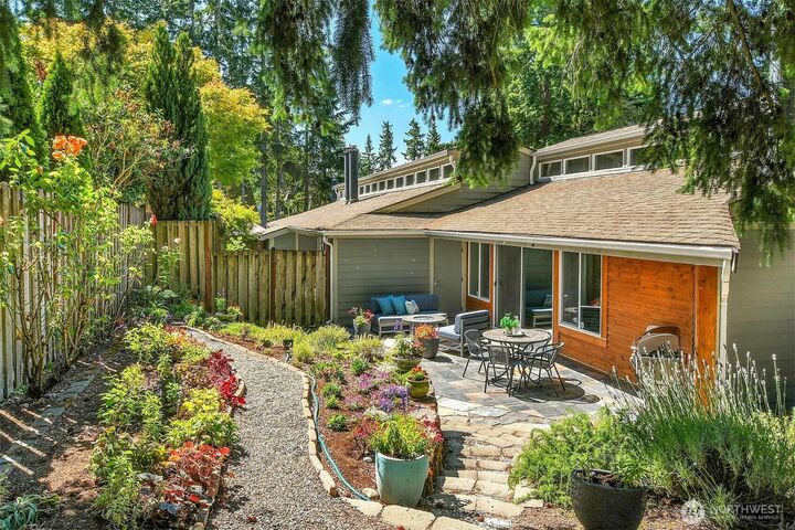 15300 NE 15th Place 1  Bellevue WA 98007 photo