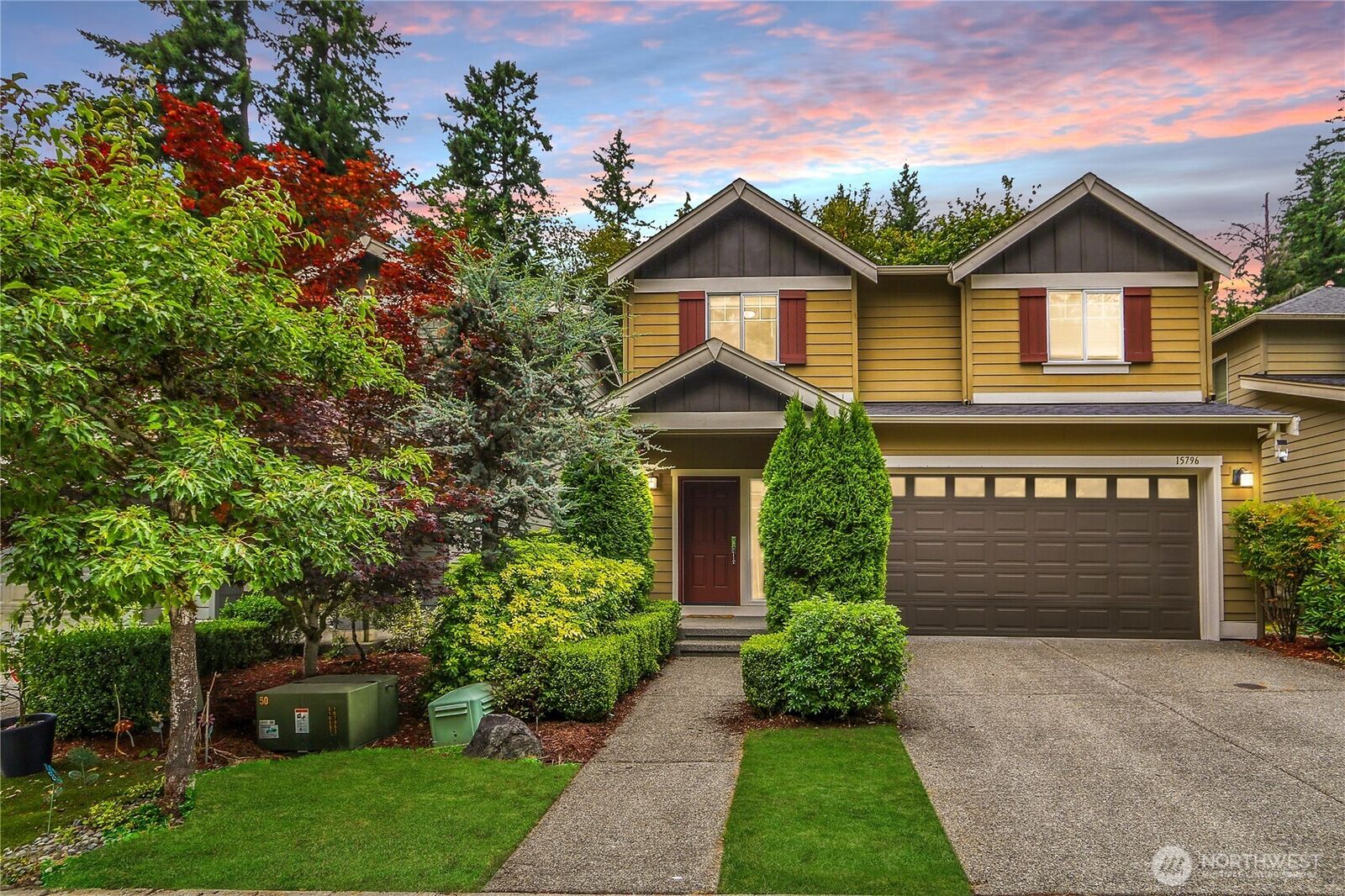 Property Photo:  15796 SE 164th Place  WA 98058 