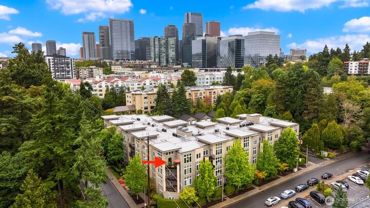 Property Photo:  150  102nd Avenue SE 401  WA 98004 