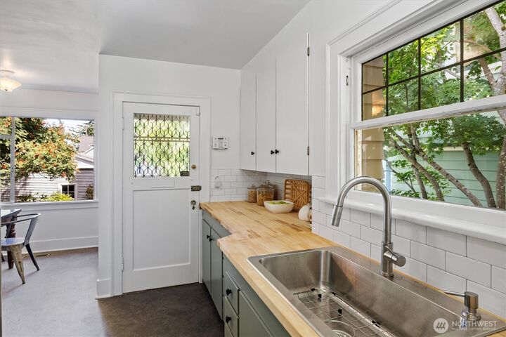 Property Photo:  8236  14th Avenue NE  WA 98115 