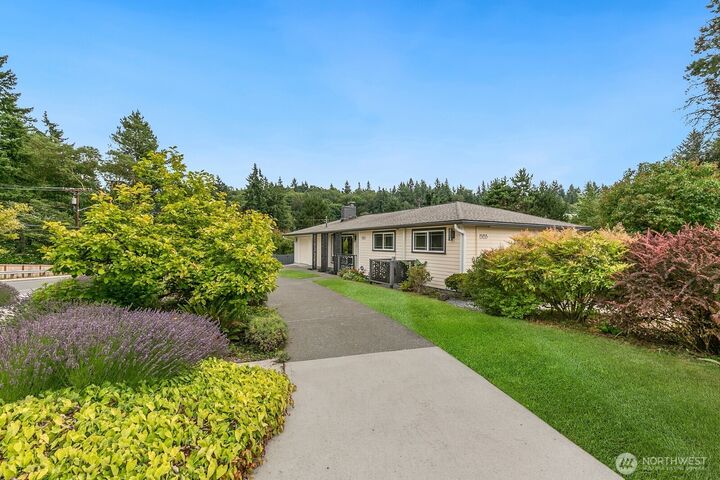 Property Photo: 15153 SE Newport Way WA 98006