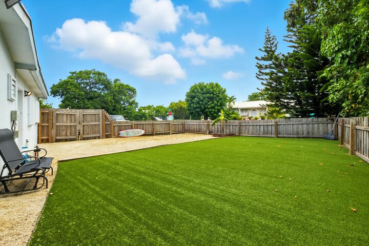 Property Photo:  2898 SE 1st Place  FL 33435 