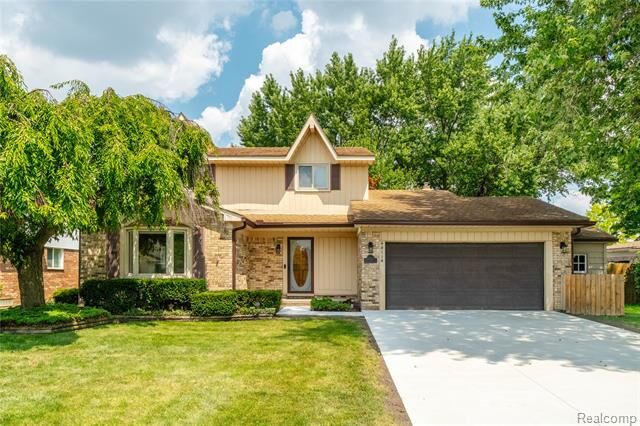 Property Photo: 44114 Somerset Square MI 48187