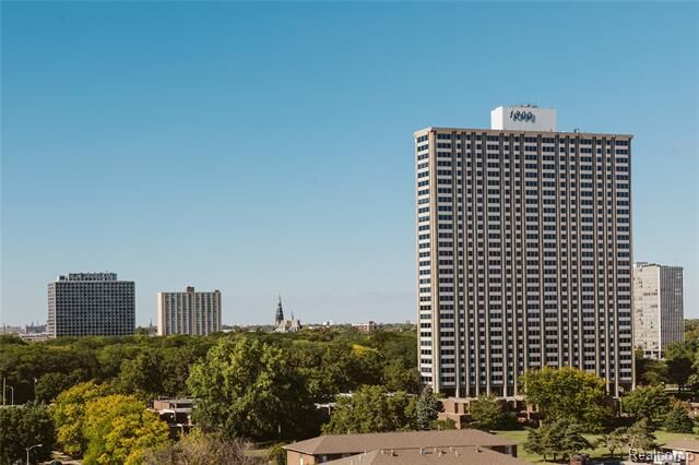 Property Photo:  1300 E Lafayette Street 212  MI 48207 