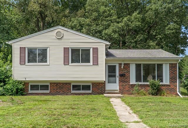 Property Photo:  15702 Springhill Street  MI 48174