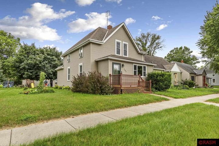 Property Photo: 721 6th Street MN 56074