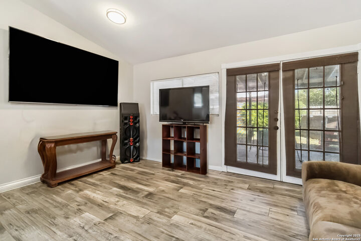 Property Photo: 5815 Kim Valley TX 78242