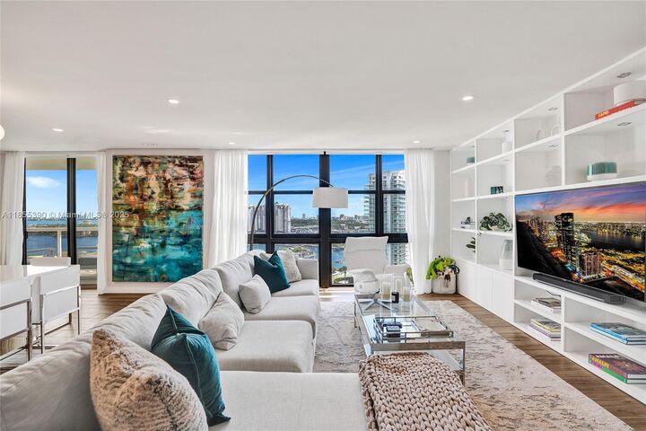 Property Photo: 9 Island Ave 1814 FL 33139