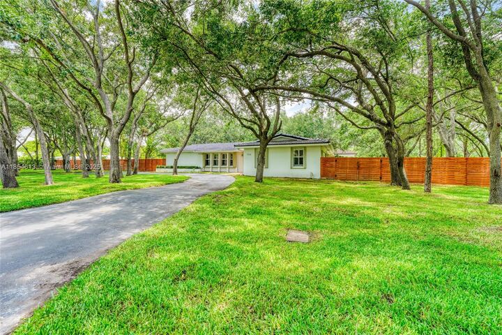 7715 SW 122nd St  Pinecrest FL 33156 photo