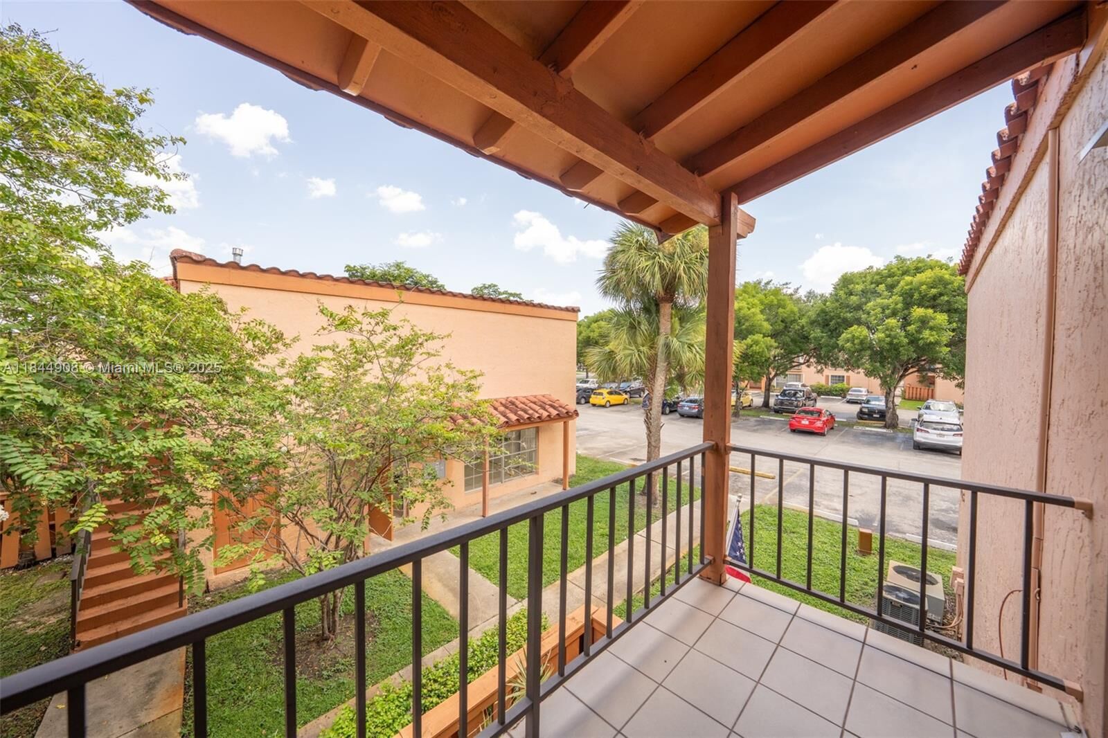 Property Photo: 7208 Fairway Dr I6 FL 33014