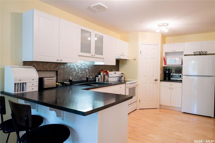 Property Photo:  425 Keevil Crescent 104D  SK S7N 4R9 