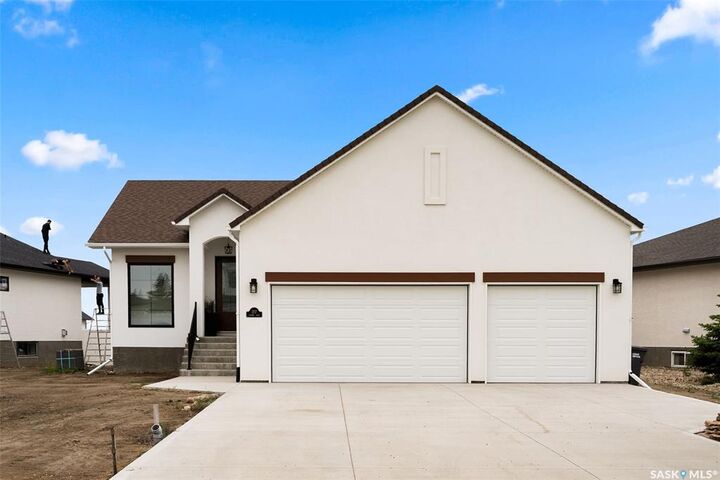 Property Photo:  177 Fairway Road  SK S4L 1C7 