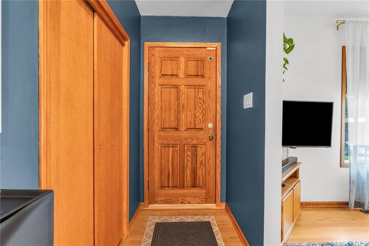 Property Photo:  1917 Cumberland Avenue S  SK S7J 1Y9 