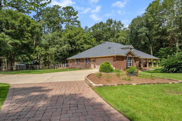 Property Photo:  7433 Creekridge Circle  FL 32309 