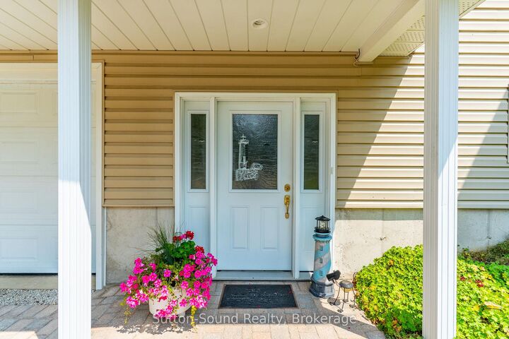 Property Photo: 1215 Sunset Drive ON N0H 2T0