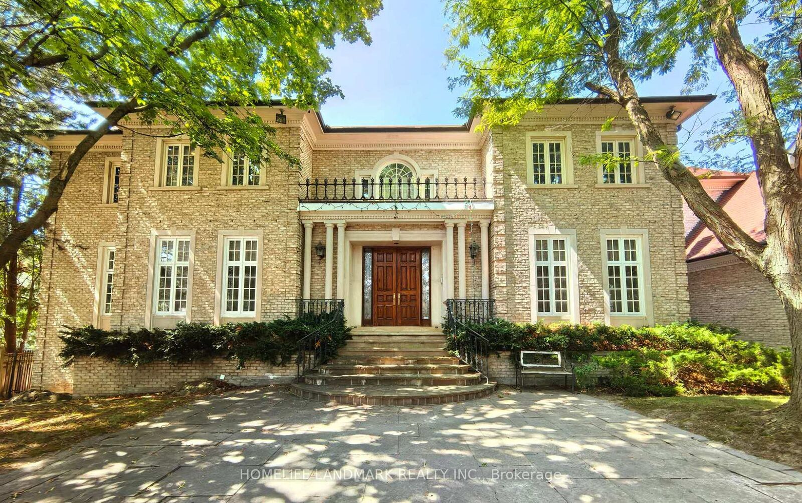 Property Photo: 42 Maryvale Crescent ON L4C 6P8