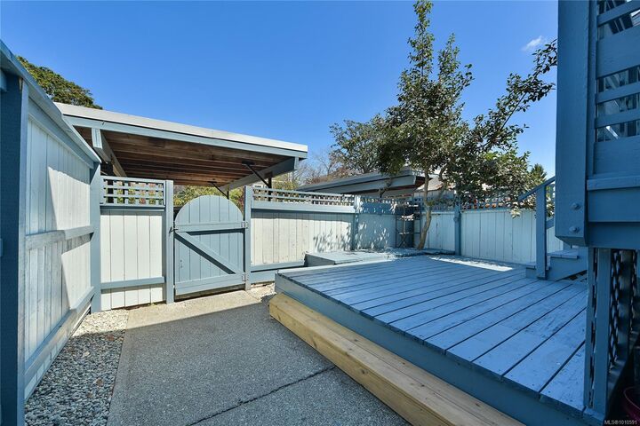 Property Photo: 3987 Gordon Head Rd 12 BC V8N 3X5