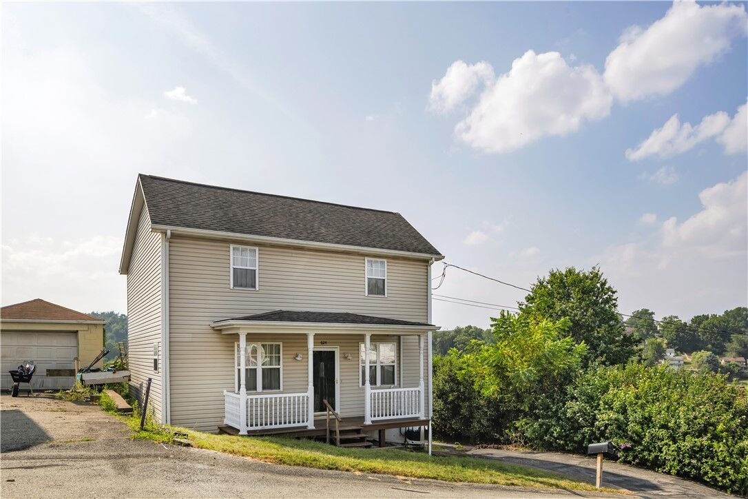 Property Photo:  624 Dianthus Street  PA 15642 