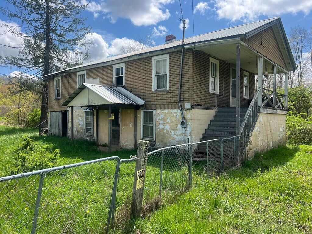 Property Photo: 301 23rd Street WV 25962