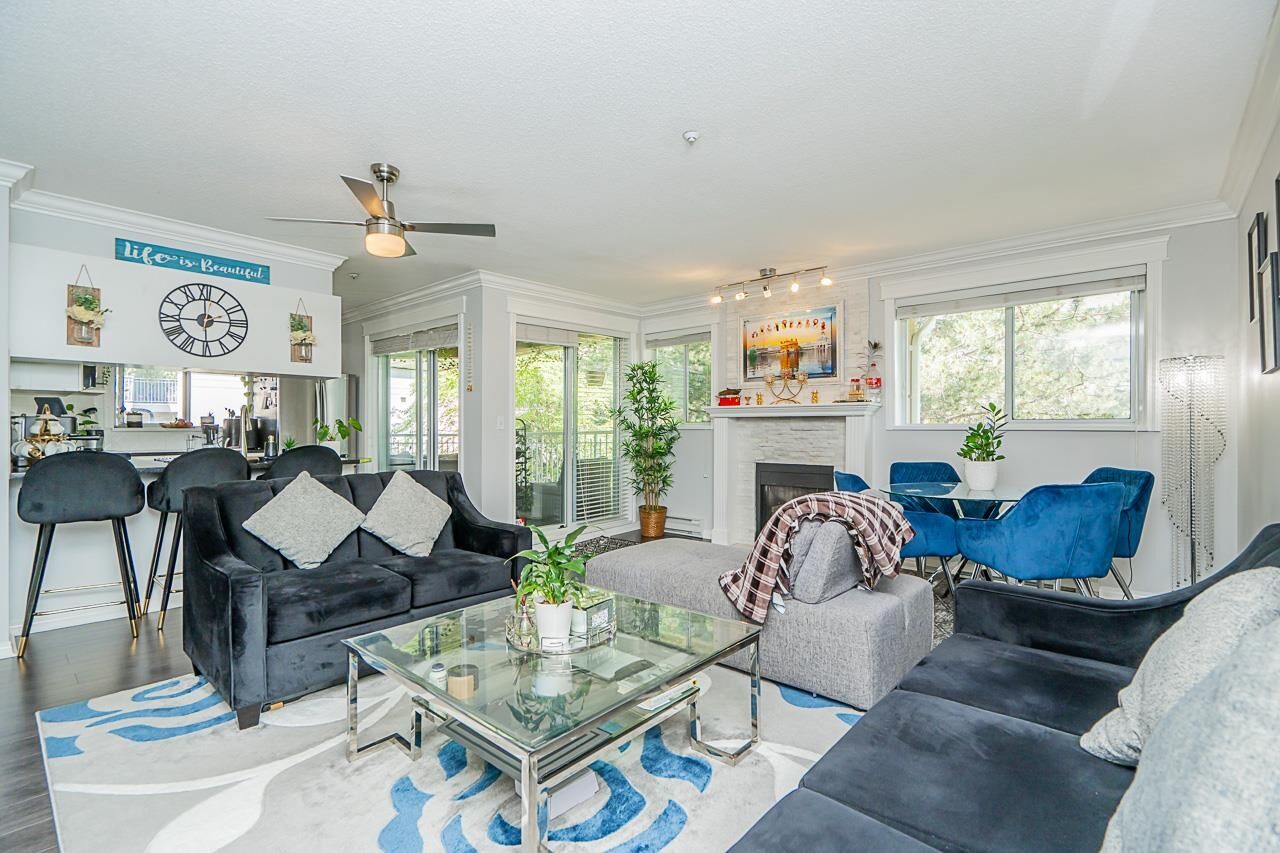 Photo de la propriété: 13727 74 Avenue 313 BC V3W 0M7