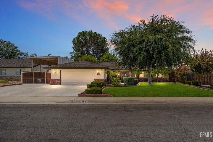 7509 Terry John Avenue  Bakersfield CA 93308 photo