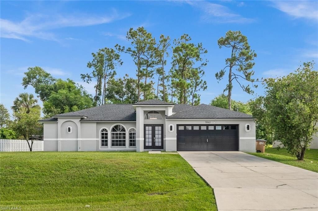 Property Photo: 5562 Belrose St FL 33971