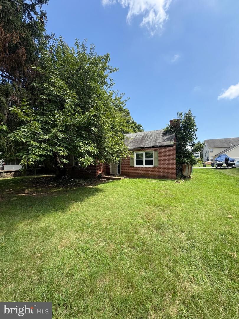 Property Photo:  121 Adams Street  DE 19706 