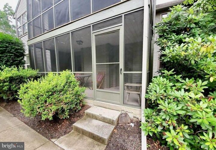 Property Photo:  547 Roslaire Drive  PA 17036 