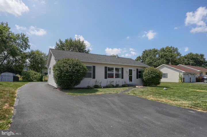 Property Photo: 112 Lynmar Avenue PA 17078