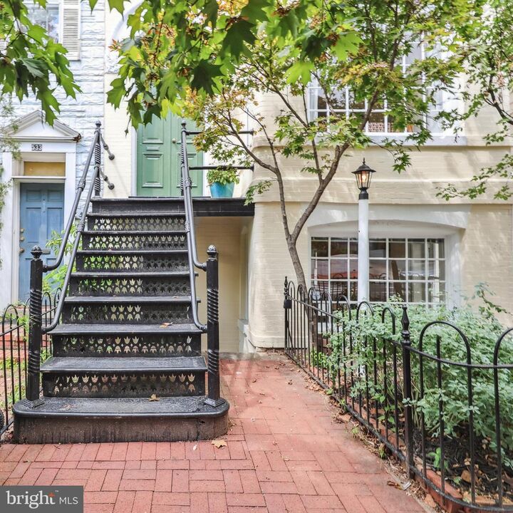 Property Photo:  531 4th Street SE  DC 20003 