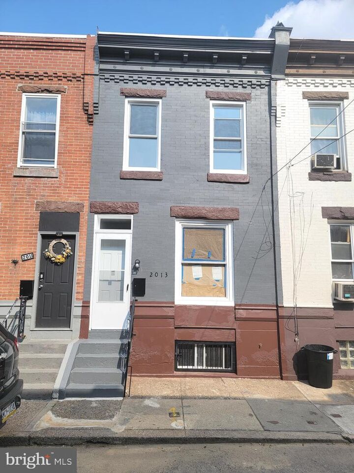 2013 S Croskey Street  Philadelphia PA 19145 photo
