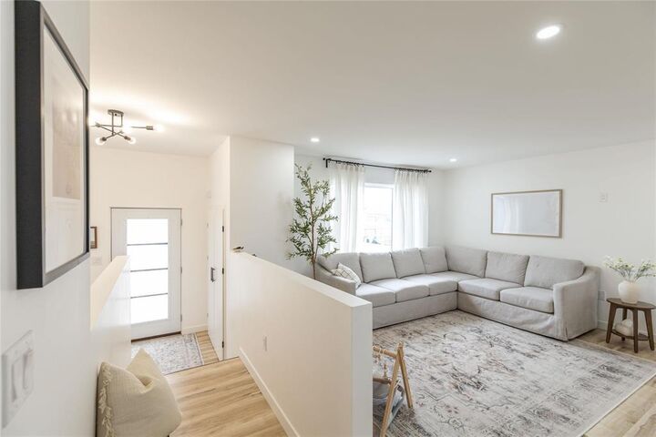 Property Photo: 2 Falcon Bay MB R5H 0B8