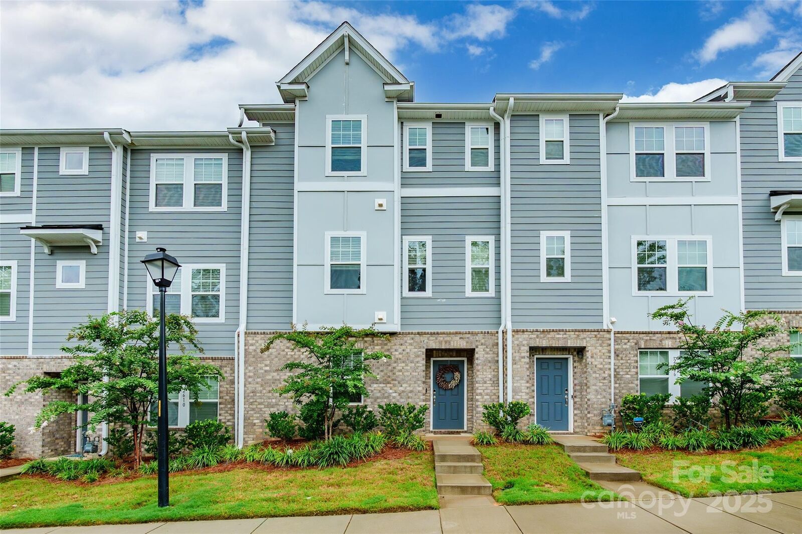 Property Photo:  2608 Greenmarket Drive  NC 28217 